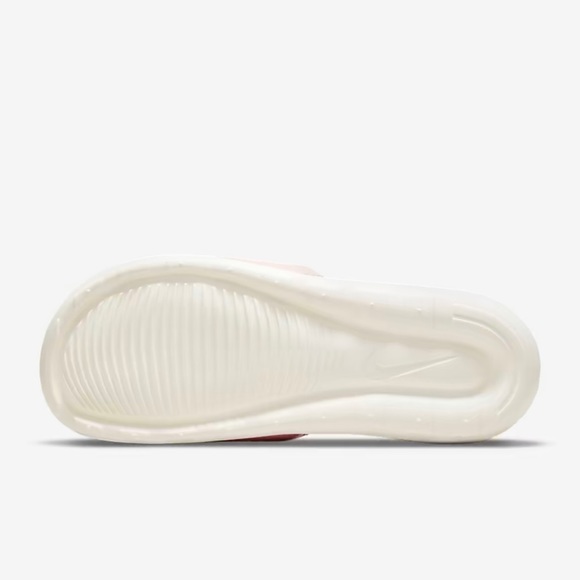 NIB Women Size 7 Nike Victori One Slides In Arctic Orange/Sail/Light Madder Root - Picture 4 of 12